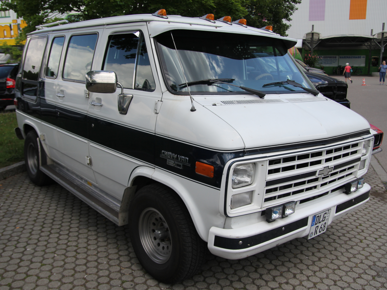 Chevrolet Chevy Van 20