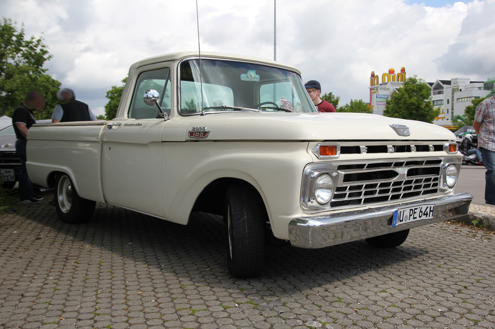 Ford F 100 V8