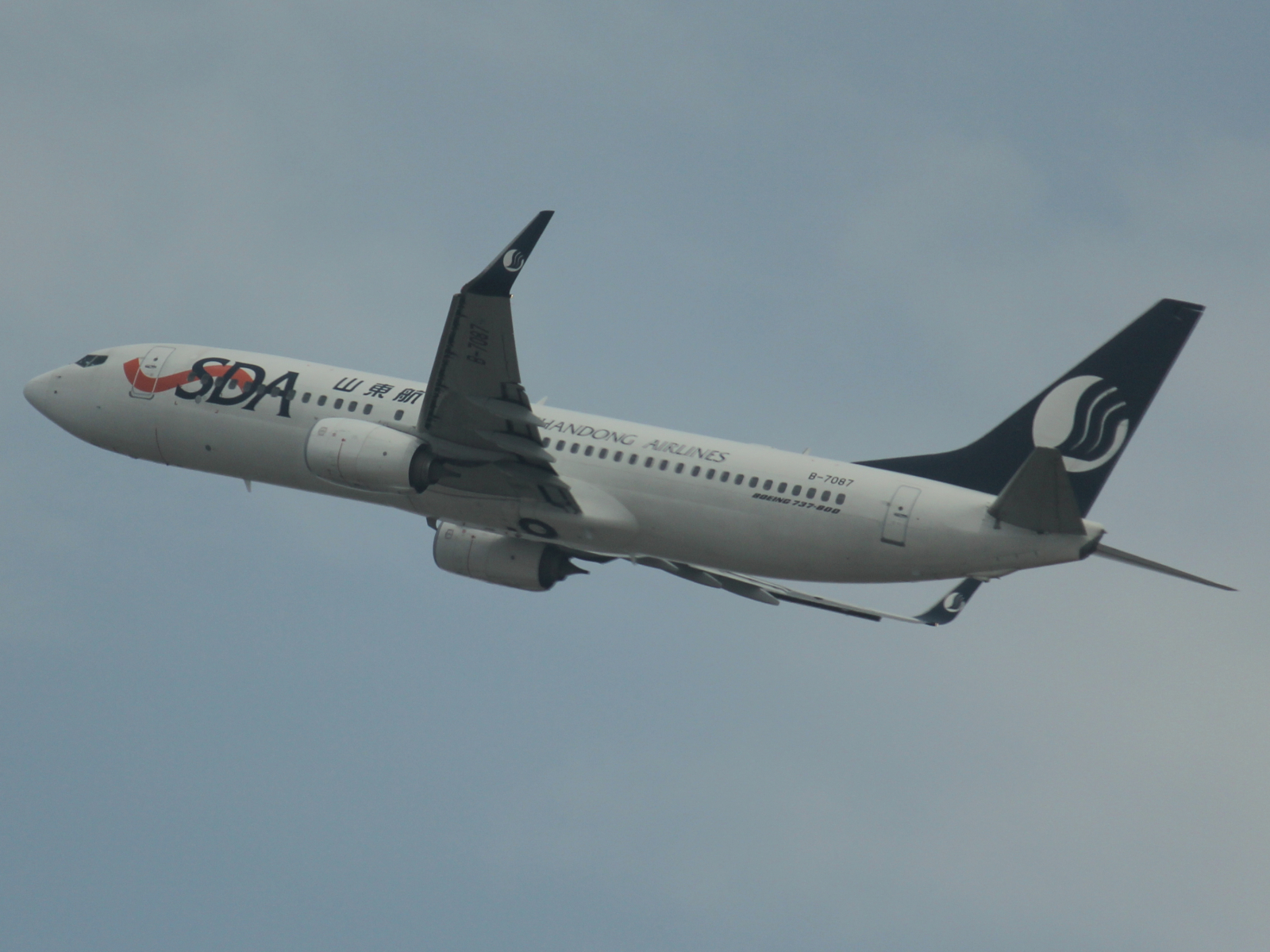 Boeing 737-800 von SDA