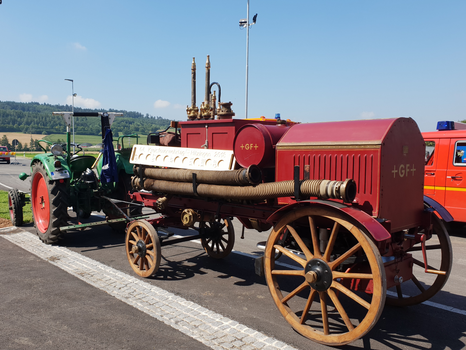 Deutz mit Feuerwehranhänger von Metz