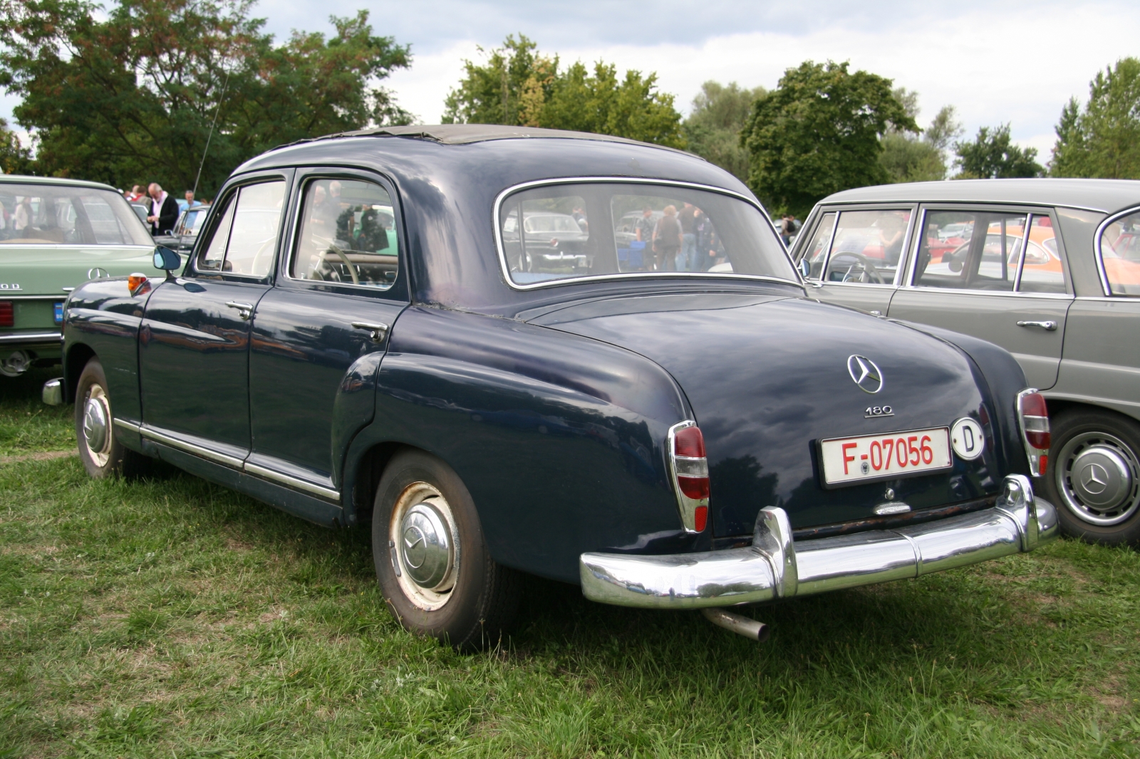 Mercedes Benz 180b