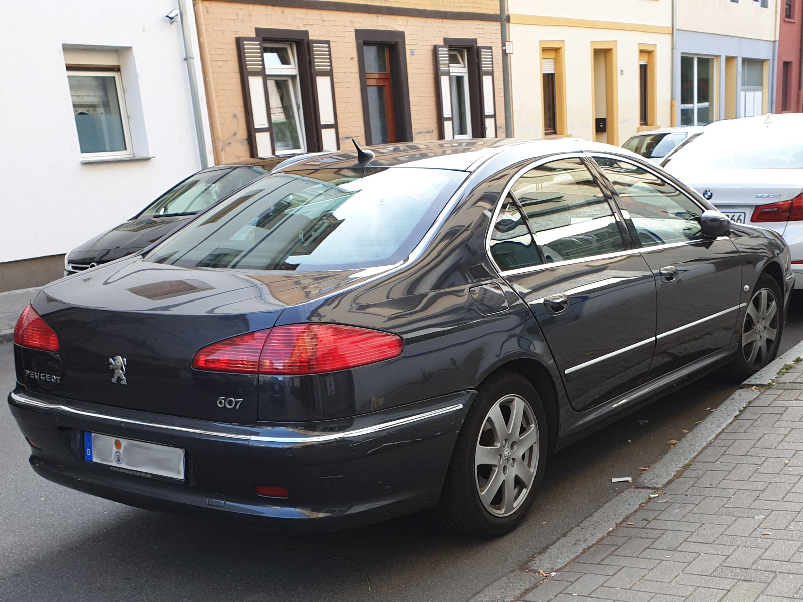 Peugeot 607