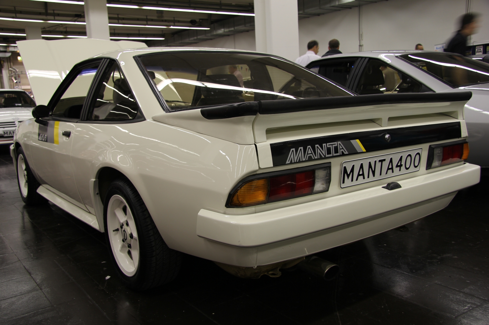 Opel Manta B i400