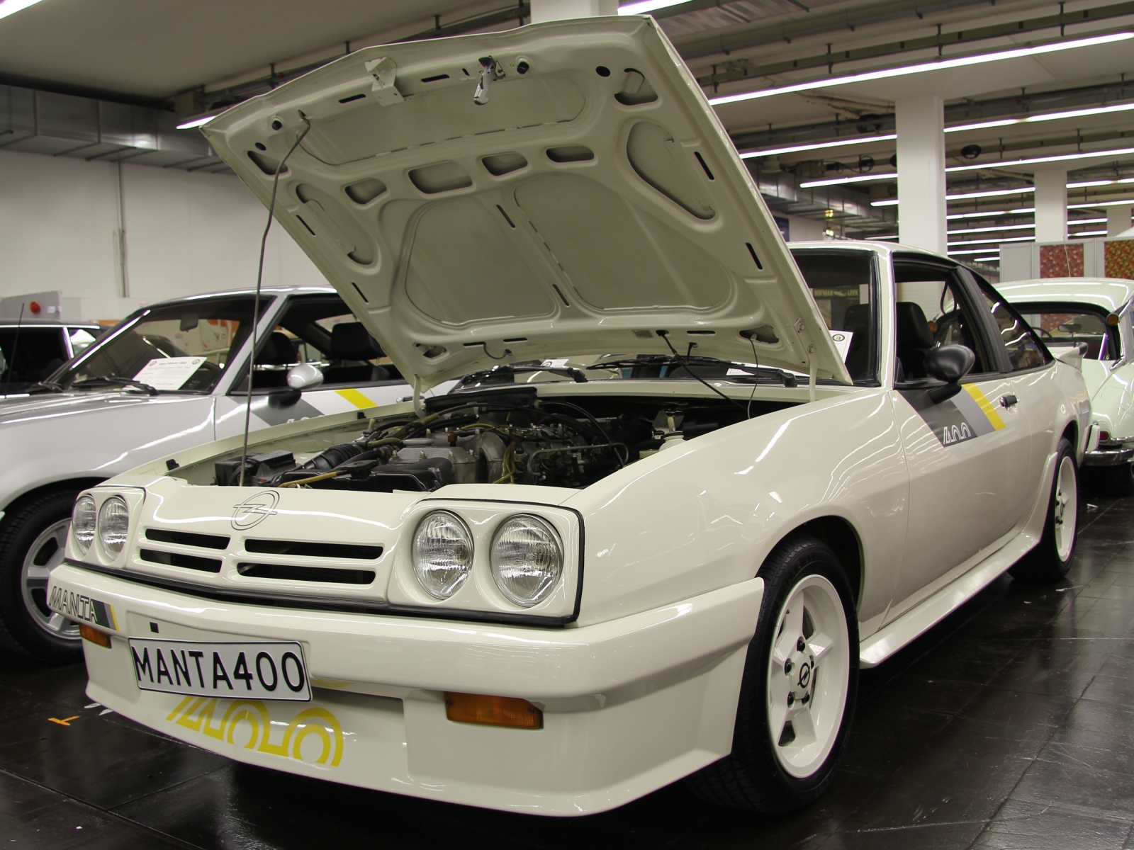 Opel Manta B i400