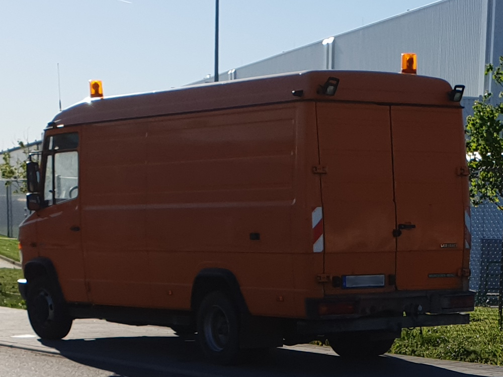 Mercedes Benz Vario 818 D