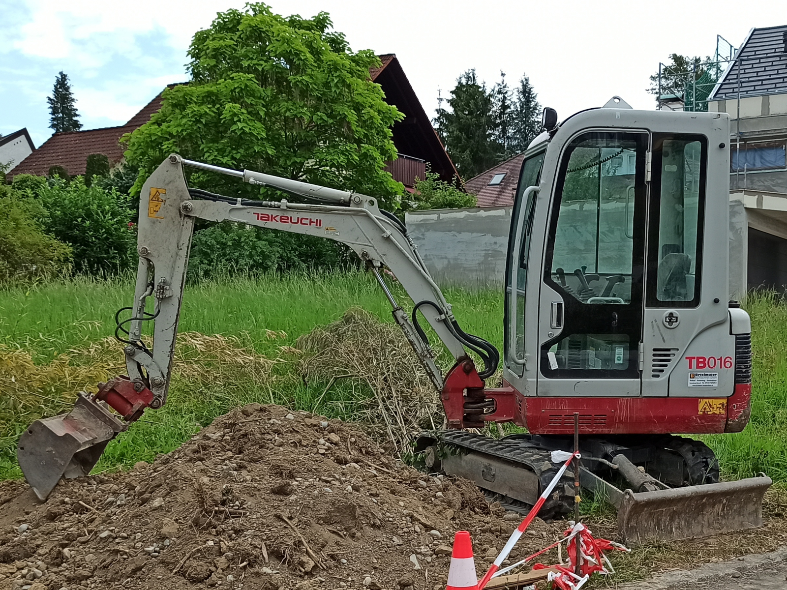 Takeuchi TB 016