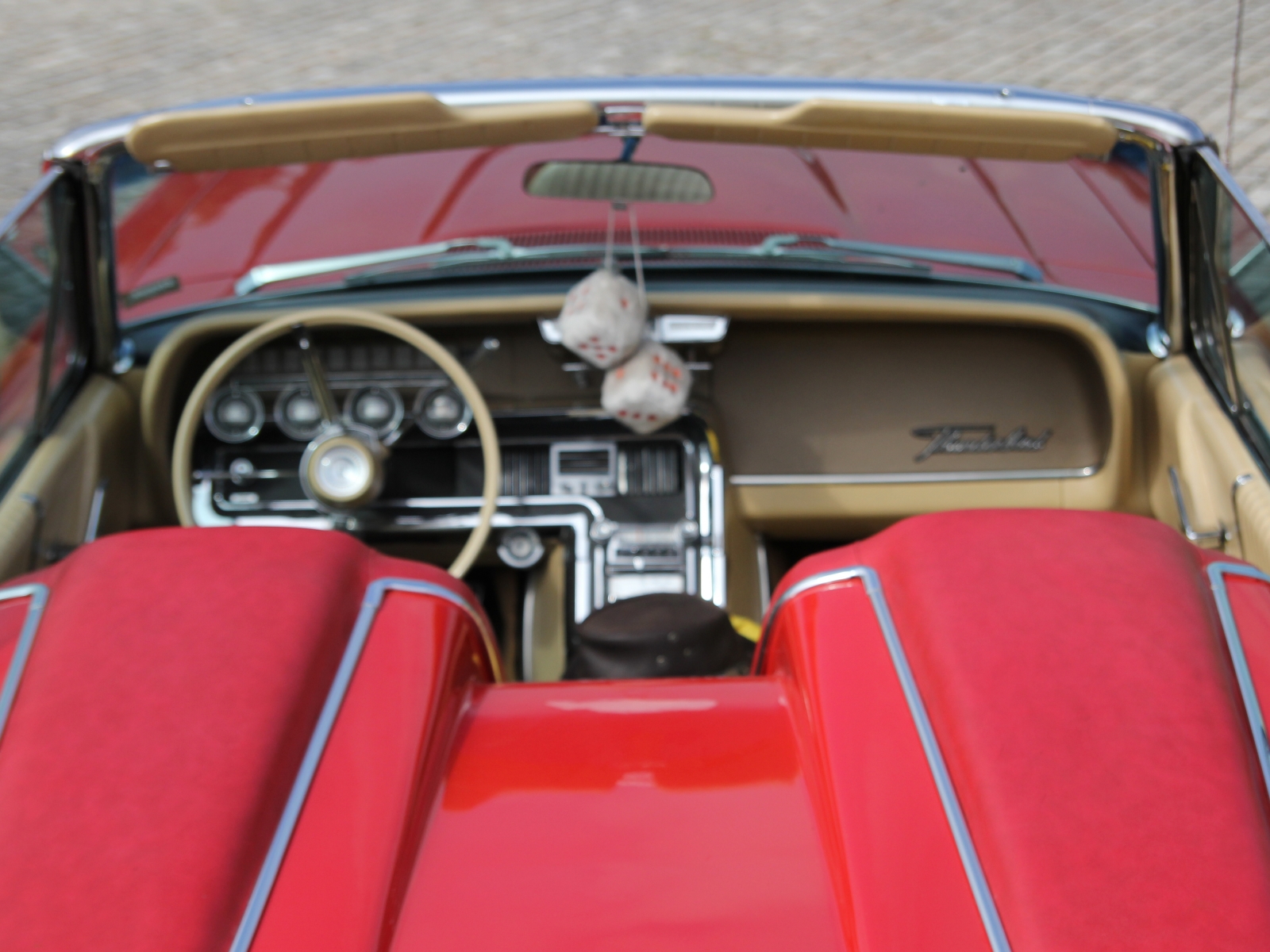 Ford Thunderbird Detail