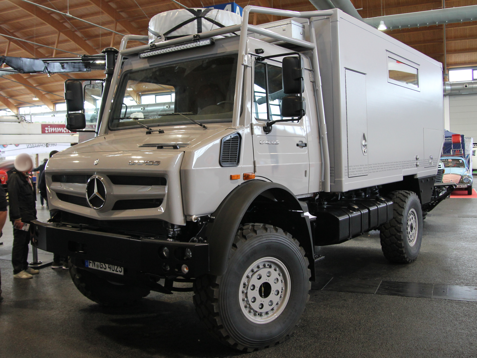 Unimog 4023 Carbon und Friends
