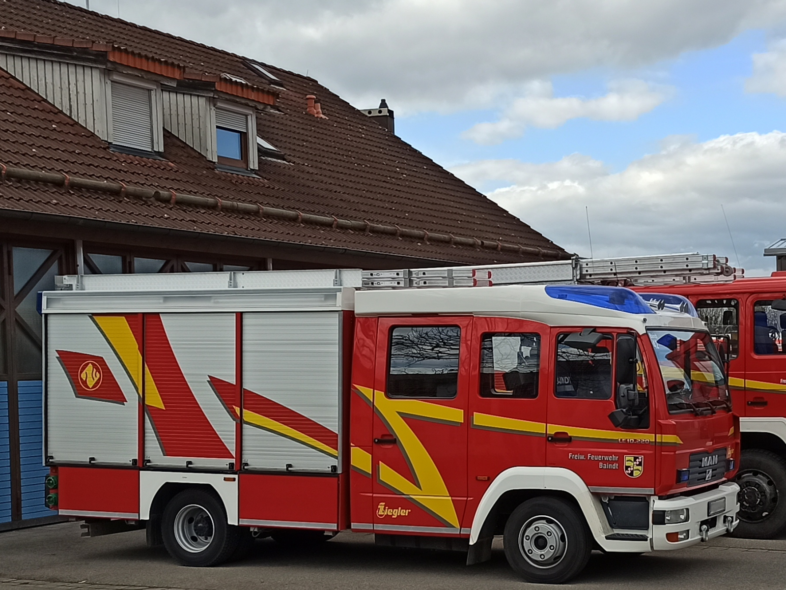 MAN LE 10.220 Feuerwehr