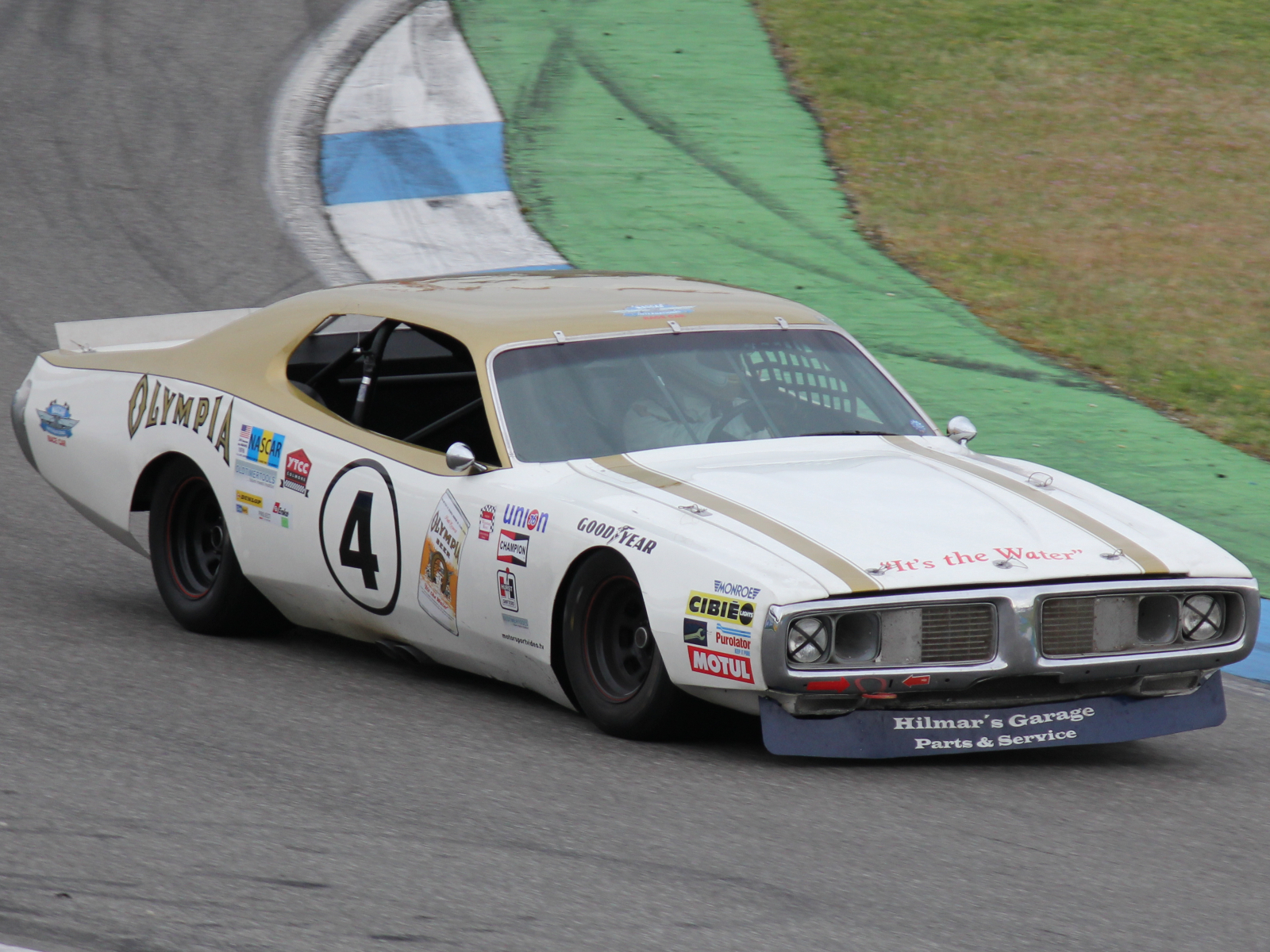 Dodge Charger Hemi V8