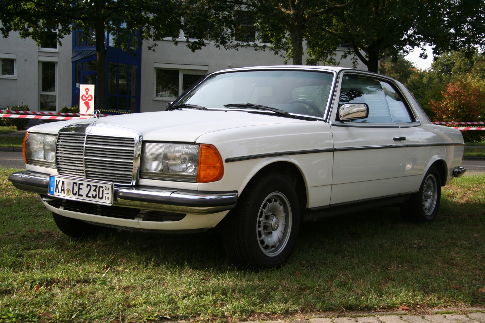 Mercedes Benz 230 CE W 123