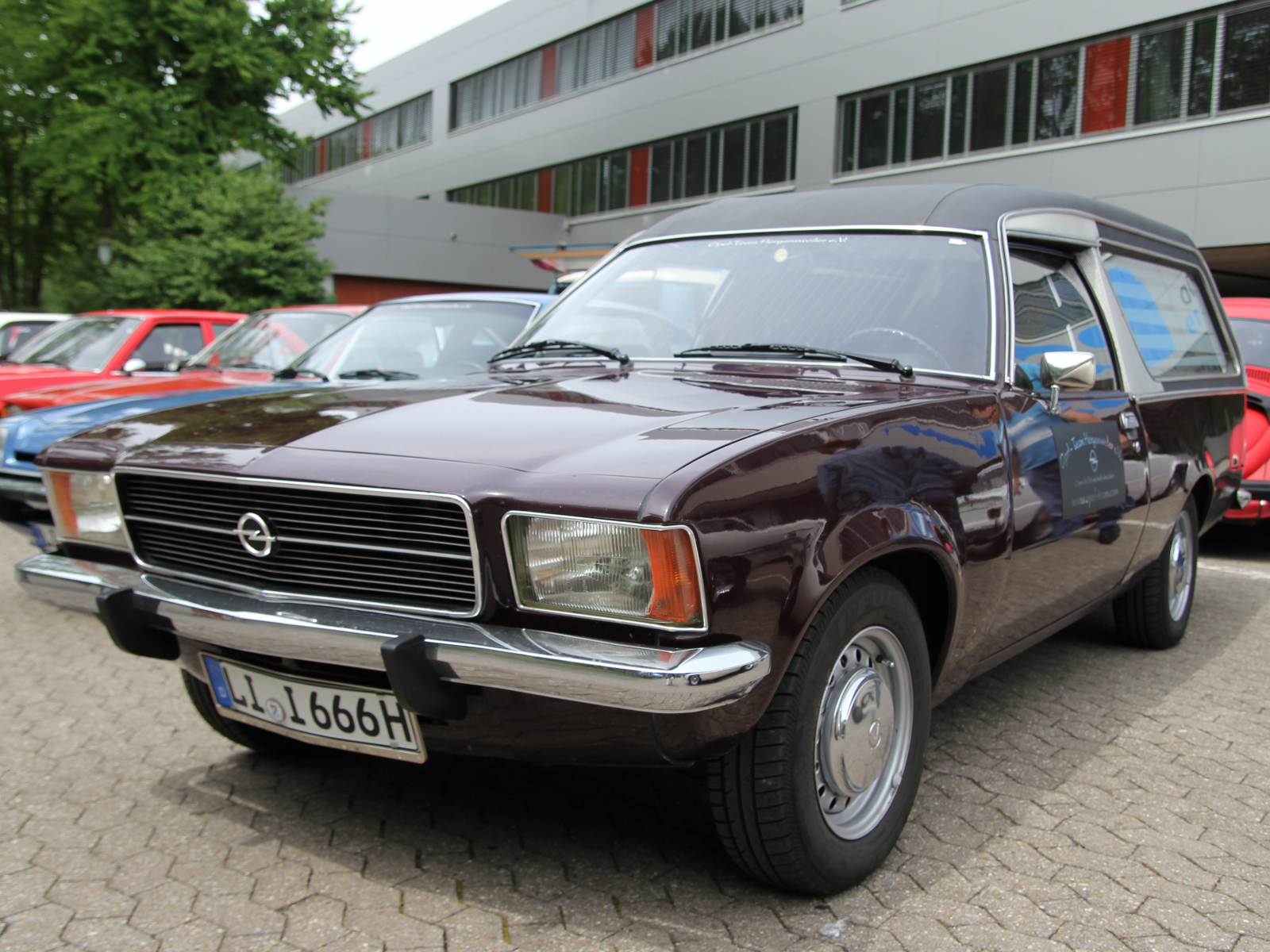 Opel Rekord D Leichenwagen