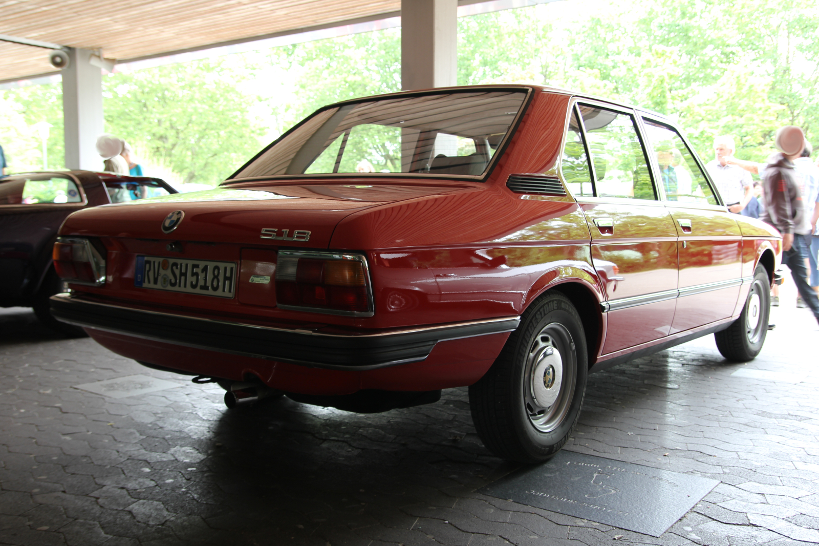 BMW 518 E12