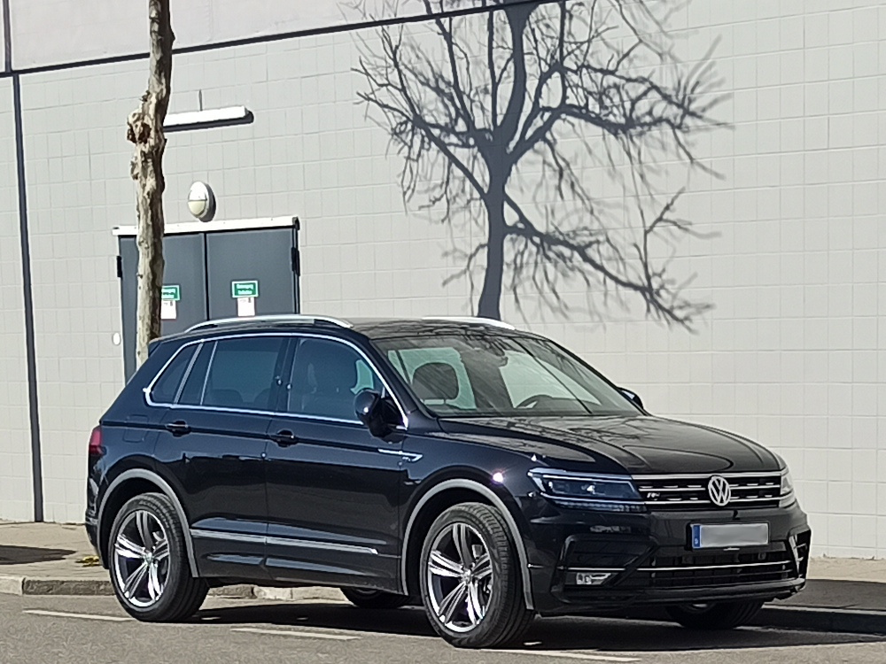 VW Tiguan R-Line